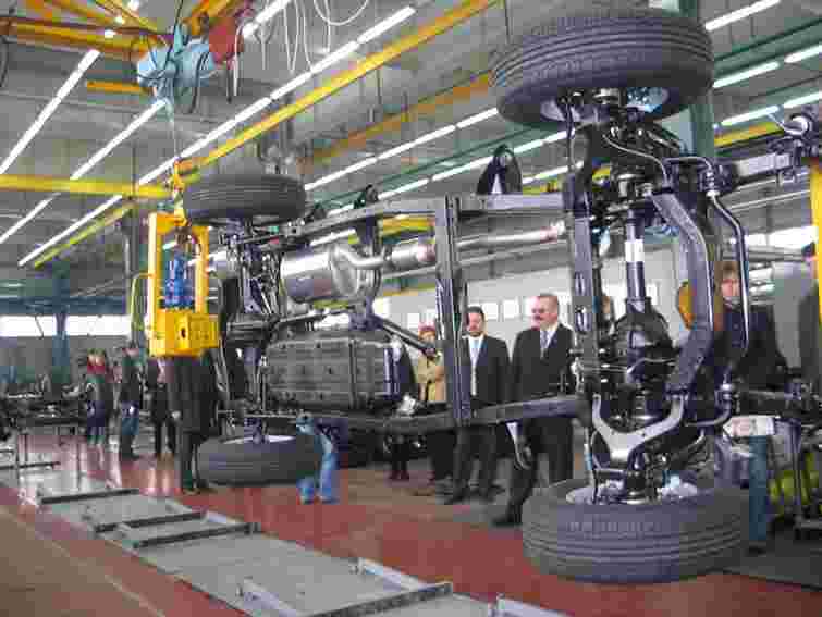 В Україні за півроку на 17% скоротилося виробництво автомобілів