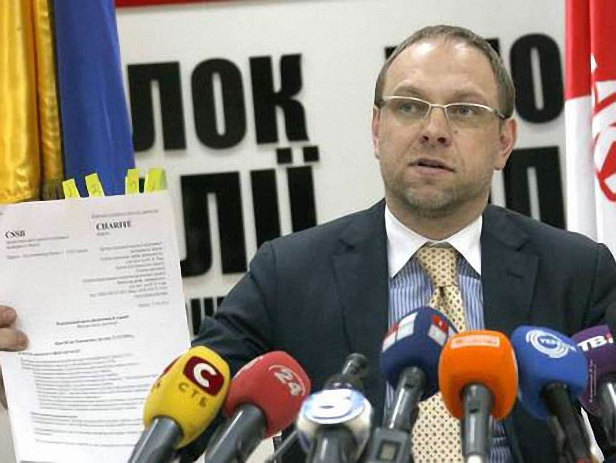 Власенко: Головлікар Харківської лікарні причетний до скандалу з продажу дітей
