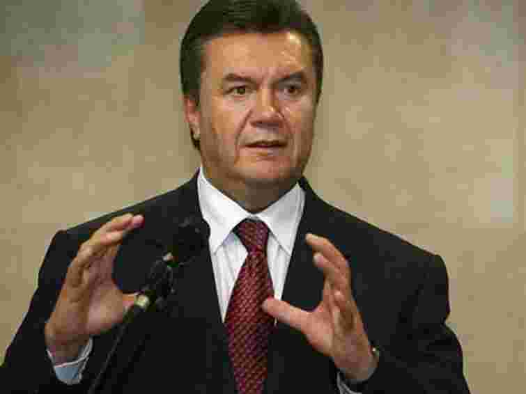 Янукович: Політики «розігрівають пристрасті» навколо мови