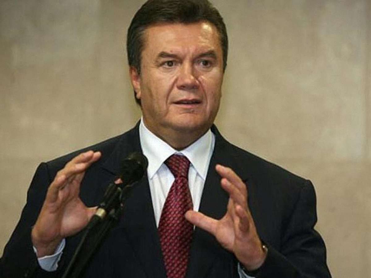 Янукович: Політики «розігрівають пристрасті» навколо мови