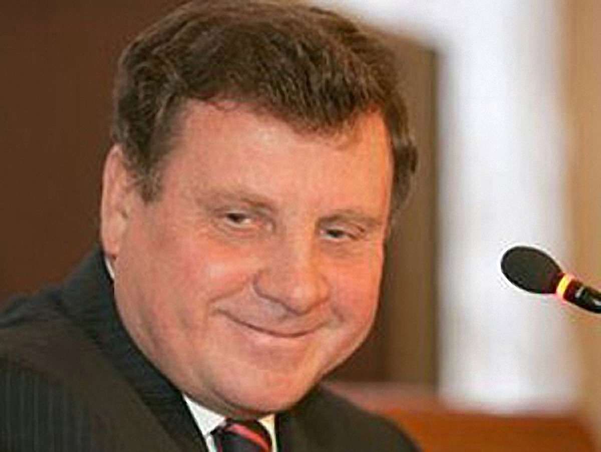 Мартинюк має право підписати мовний закон, – регіонал