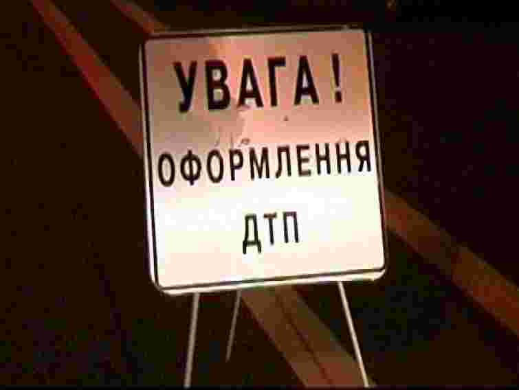 На Львівщині водій легковика врізався у "МАН": врятувати не вдалося
