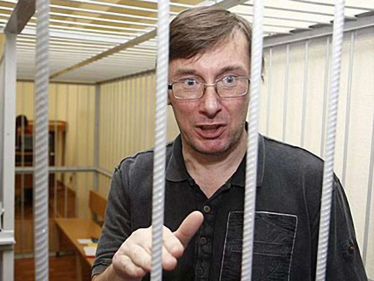 Суд допитає Луценка 17 липня