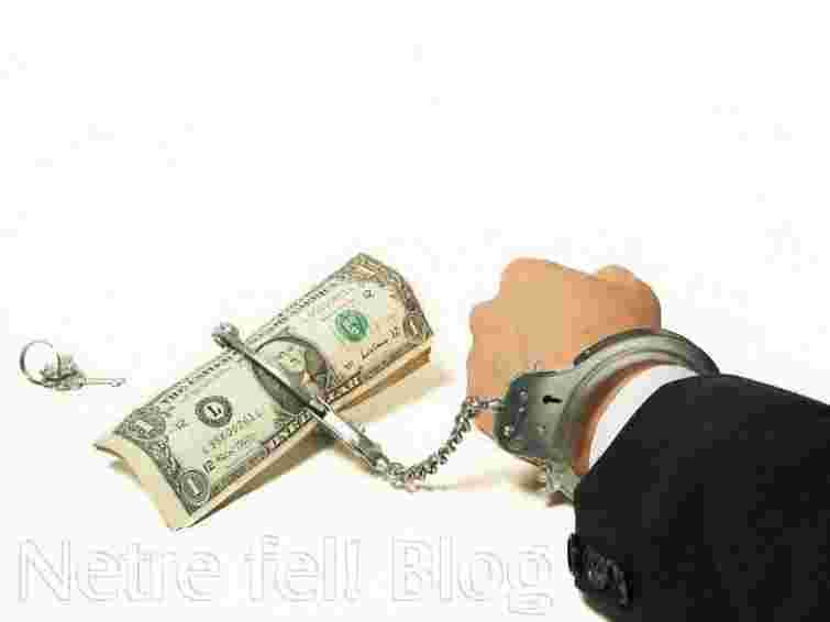 На Тернопільщині посадовець вимагав $500 за оренду складу