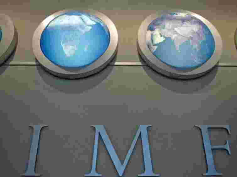 Азаров з оптимізмом дивиться на співпрацю з МВФ