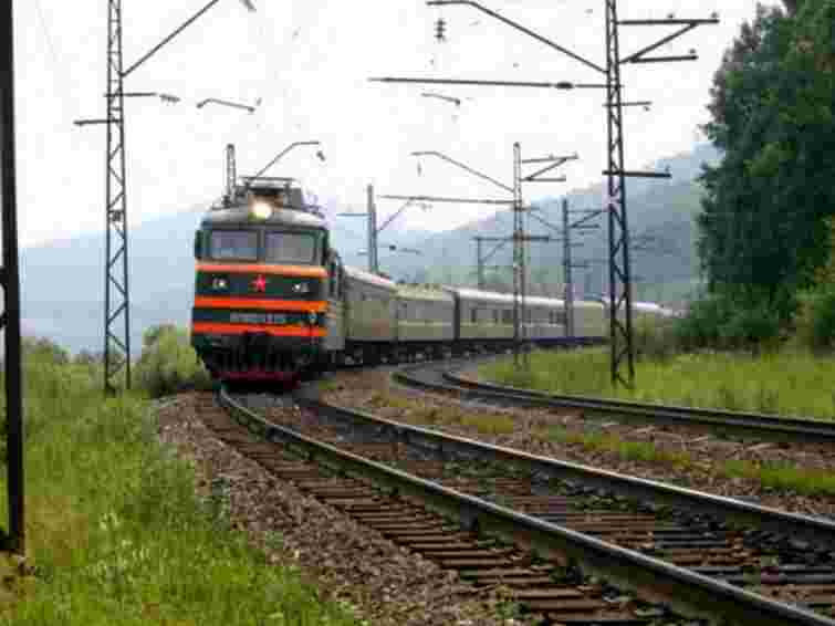 На Волині “Шкода” виїхала під електричку: двоє загиблих