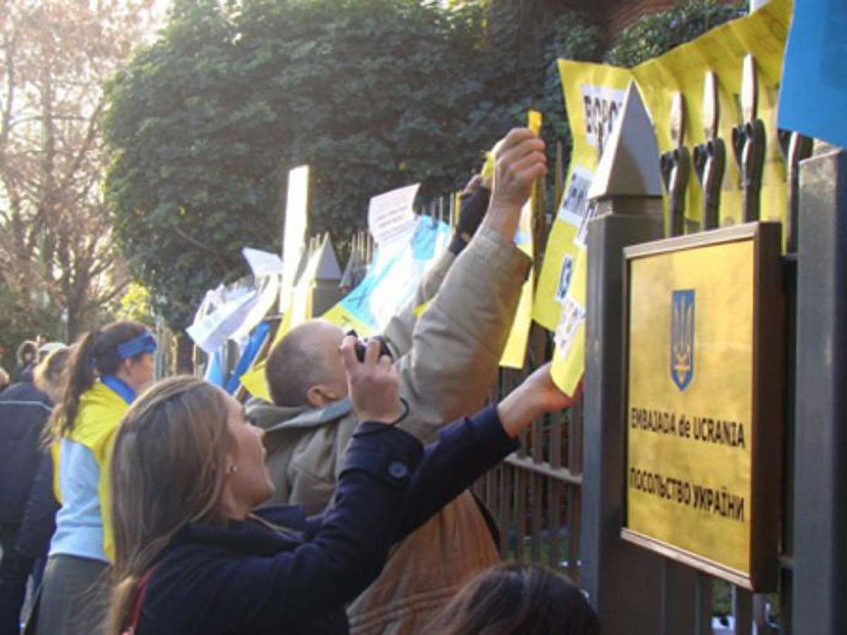 Українці в Аргентині виступили на захист рідної мови