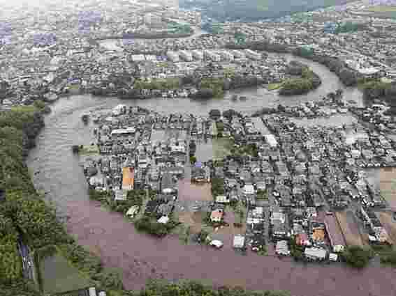 Зливи у Японії: 24 загиблих, 8 зниклих безвісти