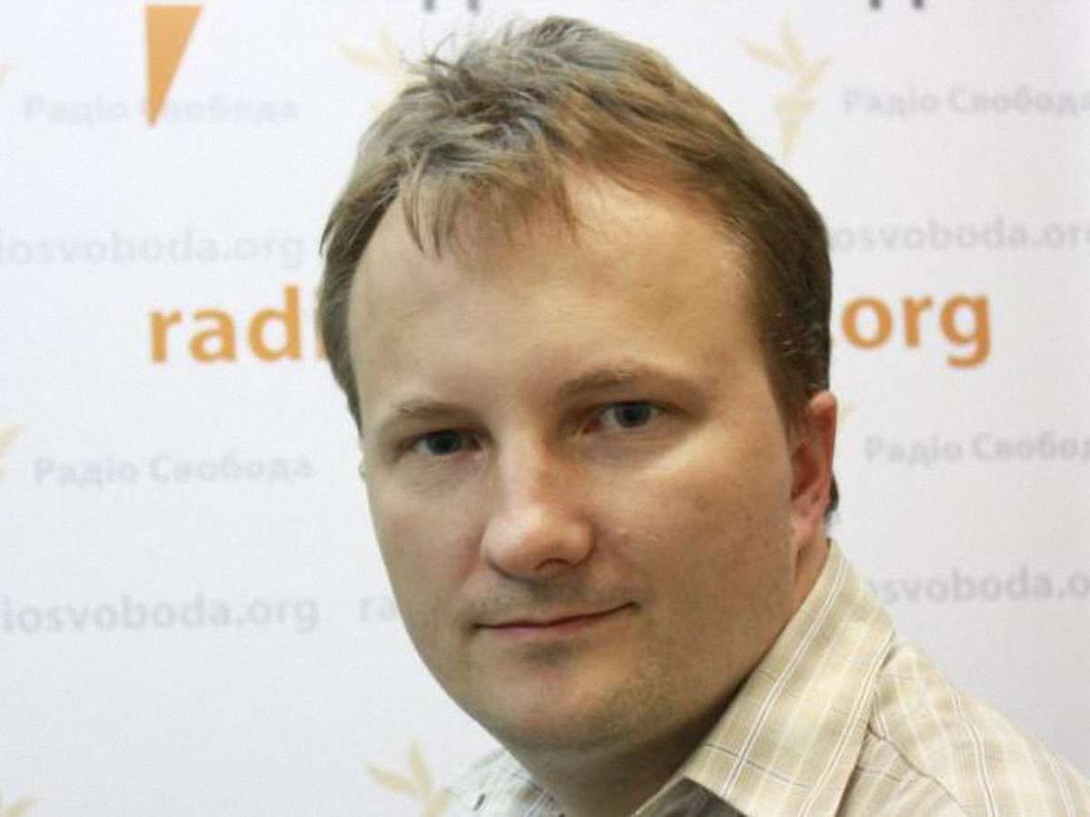 В організації всієї мовної історії влада була прямо задіяна, - політолог