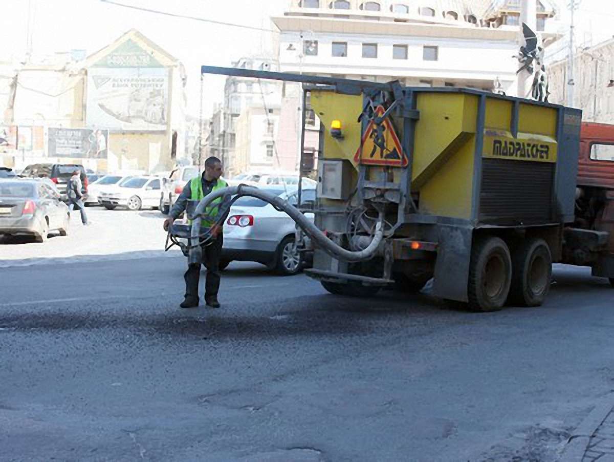 У Львові від спеки деформувались дороги