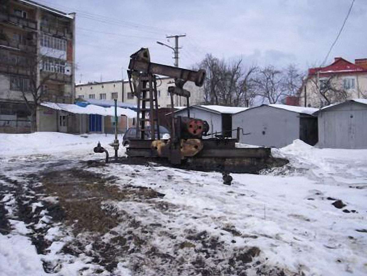 У житловому районі Борислава стався витік нафти