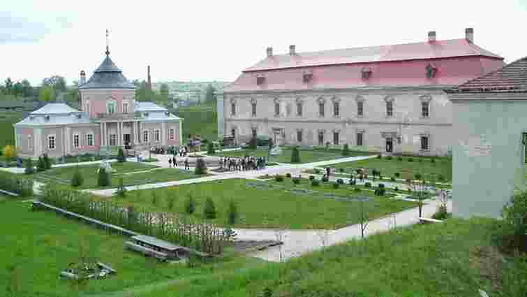 Золочівський і Олеський замки на Львівщині замокають через дощі