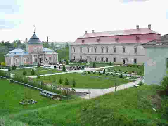 Золочівський і Олеський замки на Львівщині замокають через дощі