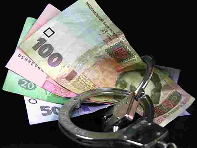 На Львівщині працівник УКБ заробив на ремонті школи 146 тисяч