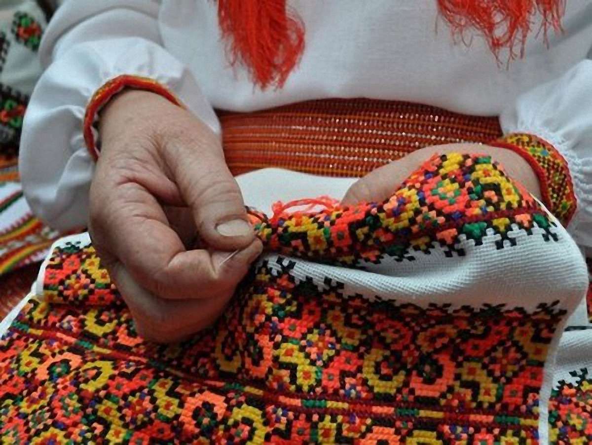 У Трускавці відкрили «Нев’янучий сад» вишиваних рушників 