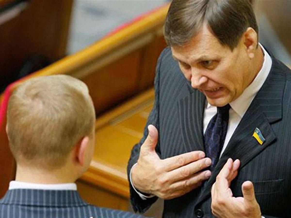 Регіонали просять Януковича вигнати Ландіка з партії
