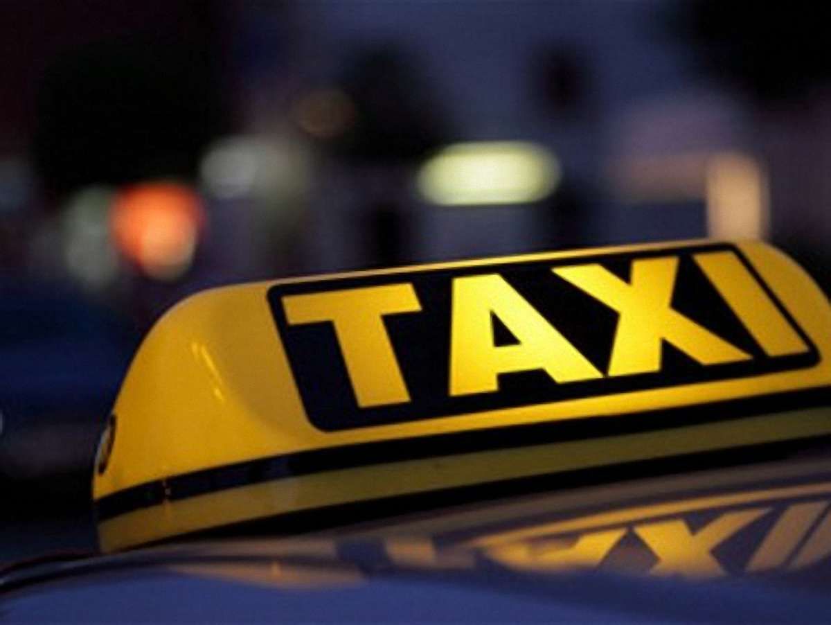 Двоє львів’ян викрали авто таксиста