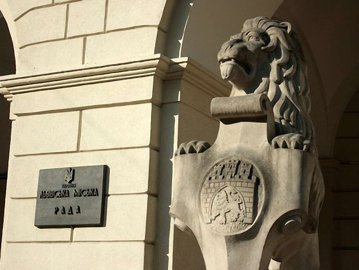 Мер Львова просить повідомляти йому про корупцію в міськраді