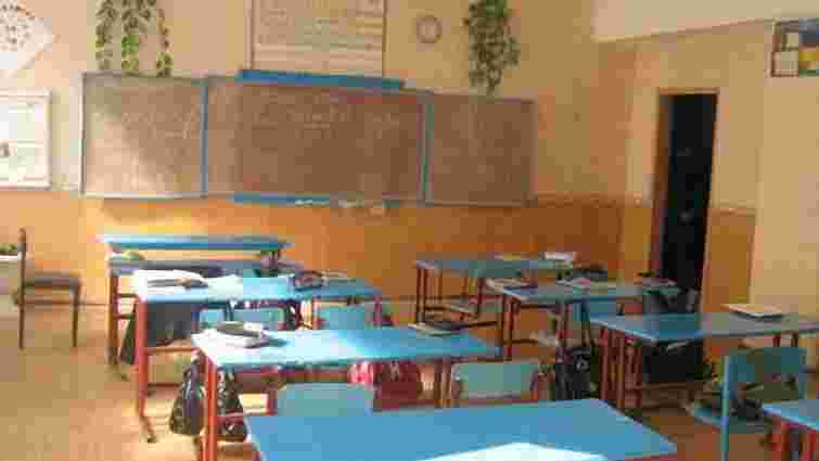 На Львівщині 70 шкіл залишаться без першокласників