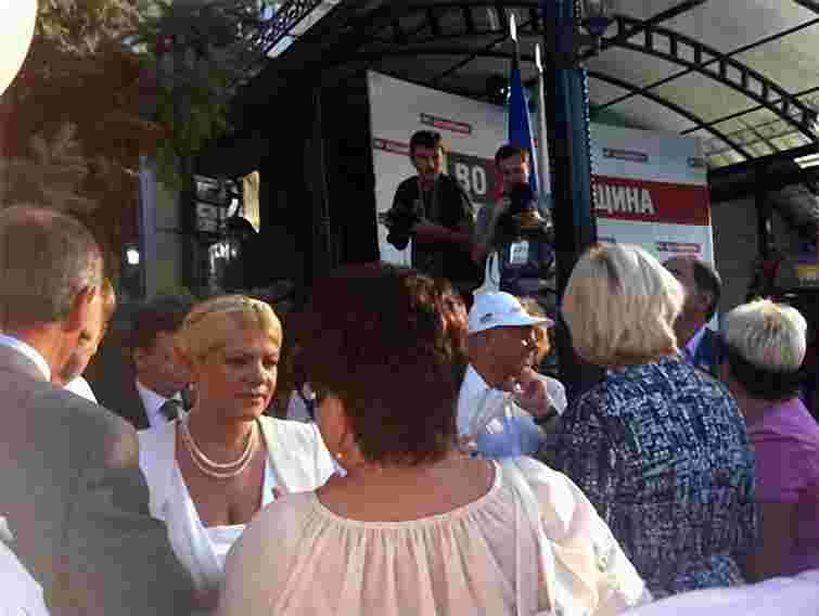 «Батьківщина» проводить з’їзд на вулиці