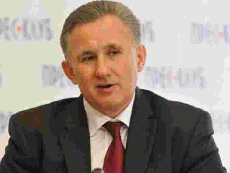 Захисники мови у Києві оточили парламент, – Ілик