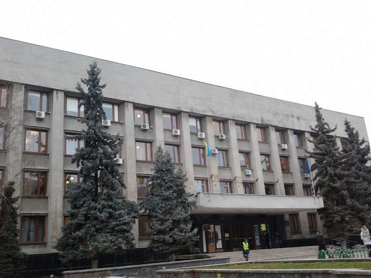 Суд визнав законним арешт майна Ужгородської міськради