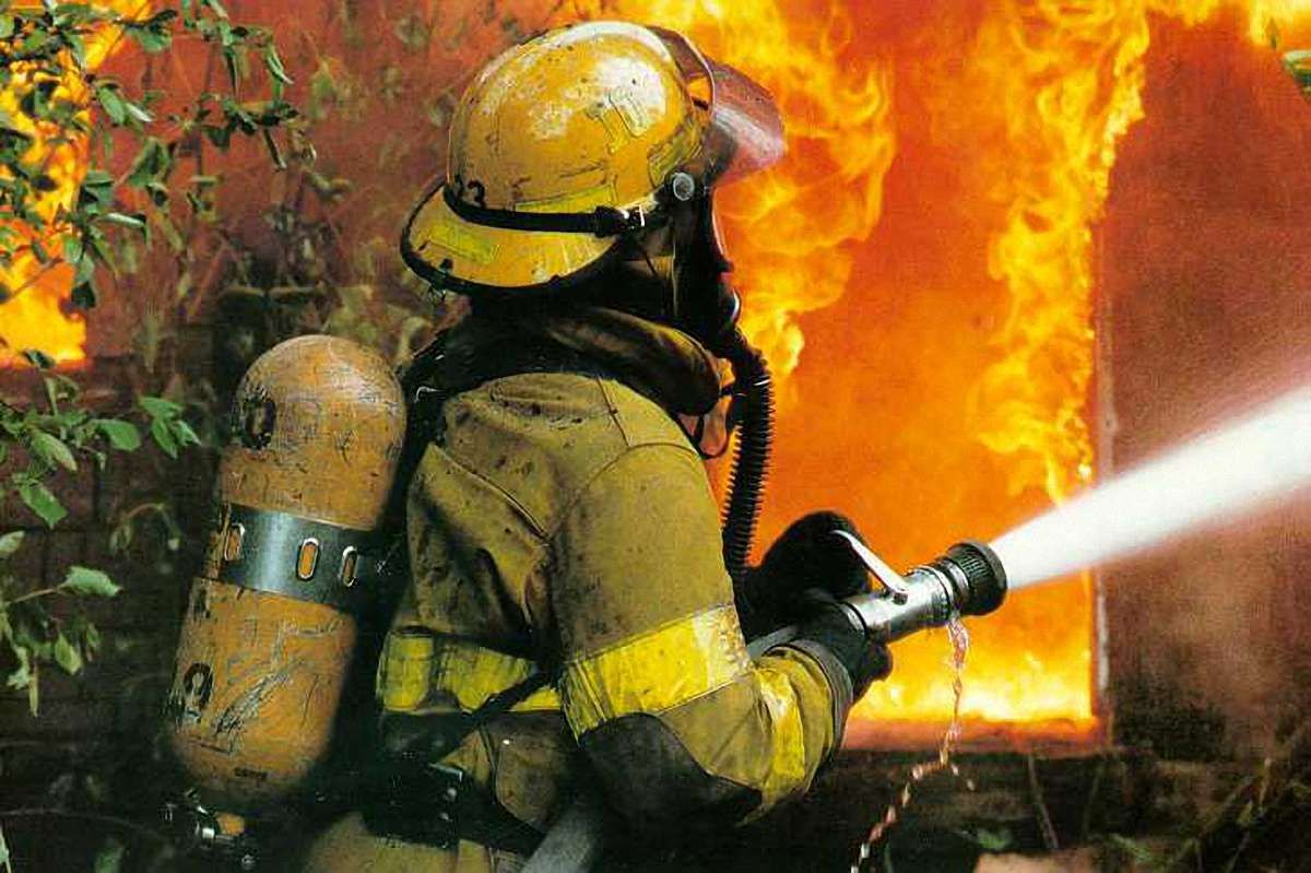 Біля Ялти горить уже 4,5 га лісової підстилки