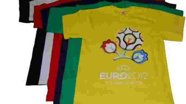 У Львові підприємець незаконно шила одяг з символікою Євро-2012