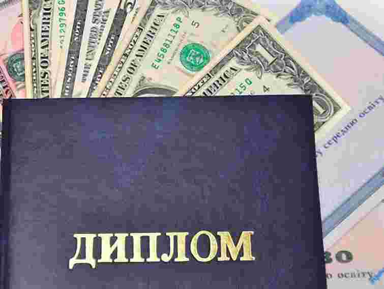 На Львівщині виявили сільського голову з купленим дипломом