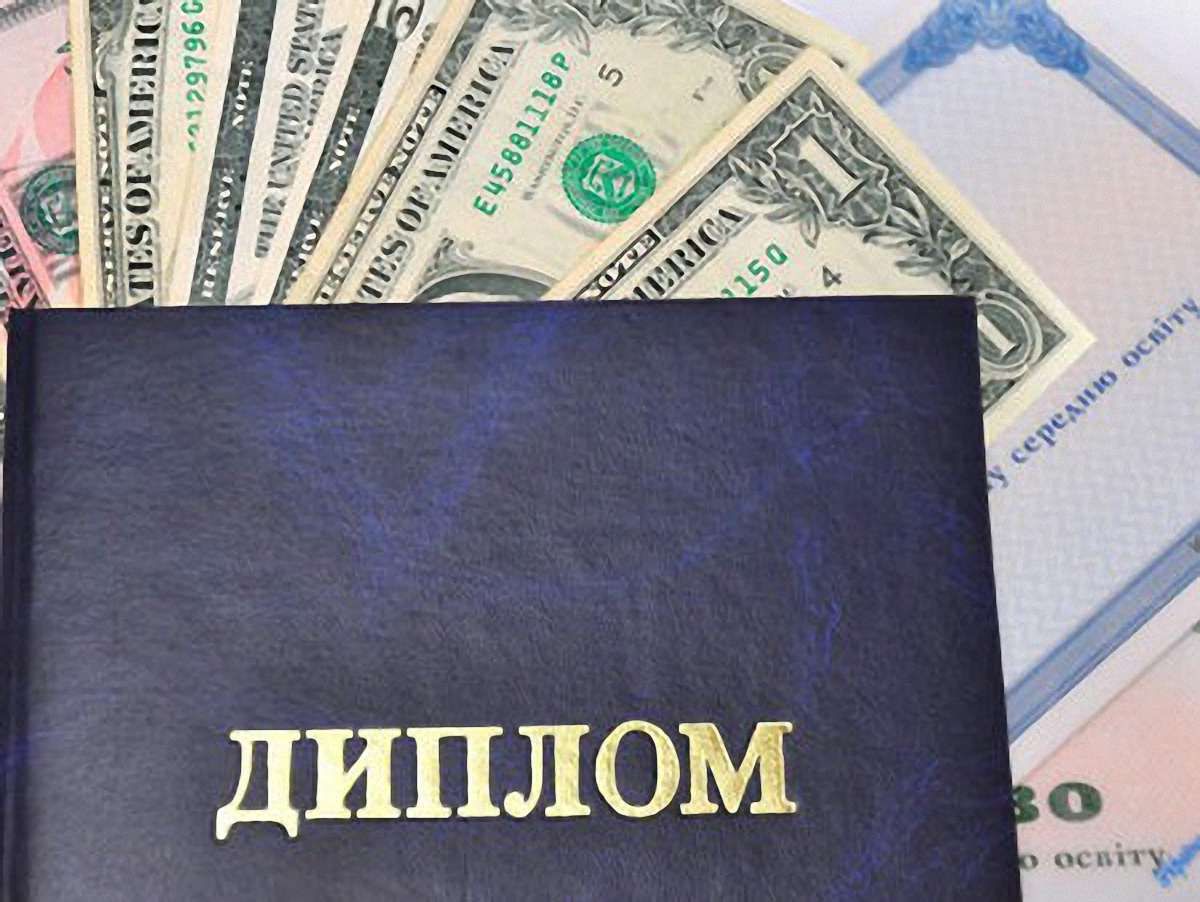 На Львівщині виявили сільського голову з купленим дипломом