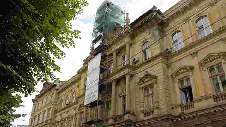 У Львові тріскає будинок, на якому стоїть Меркурій