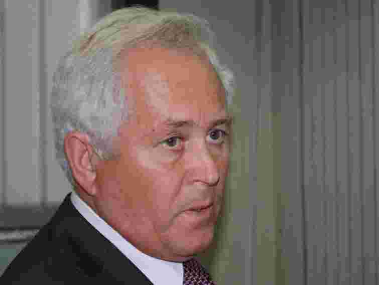 Регіонал каже, що може і за вісьмох проголосувати, якщо треба