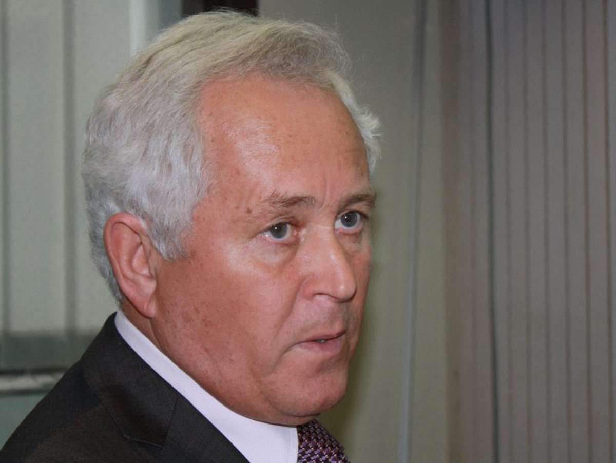 Регіонал каже, що може і за вісьмох проголосувати, якщо треба