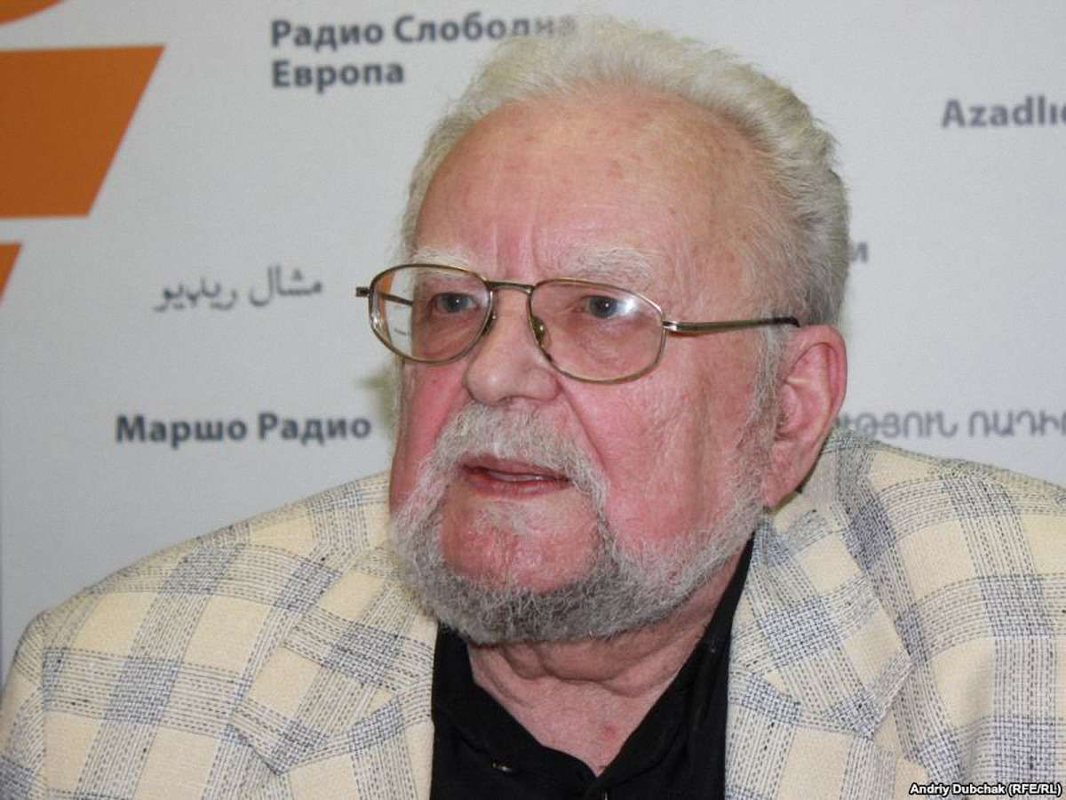 Після підписання закону українська мова стане міноритарною, - академік