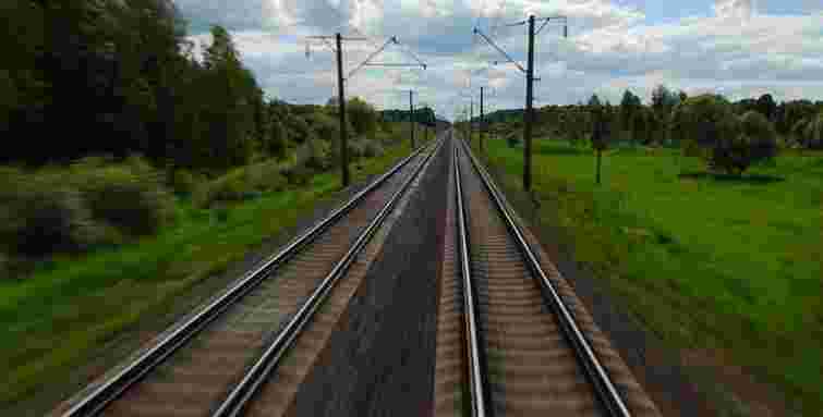 Через спеку залізничники щогодини вимірюють температуру колій   