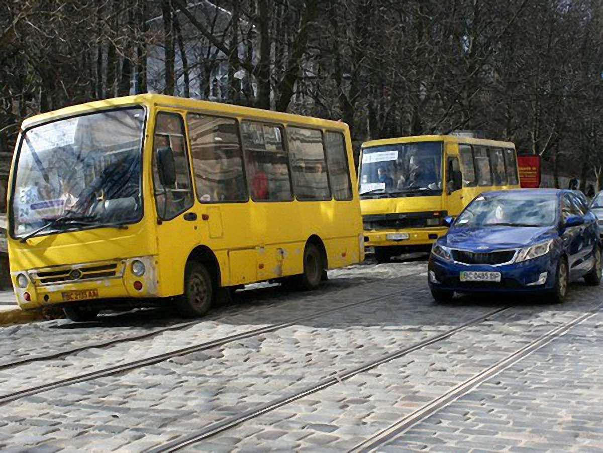 У день матчу Україна - Чехія транспорт Львова курсуватиме довше