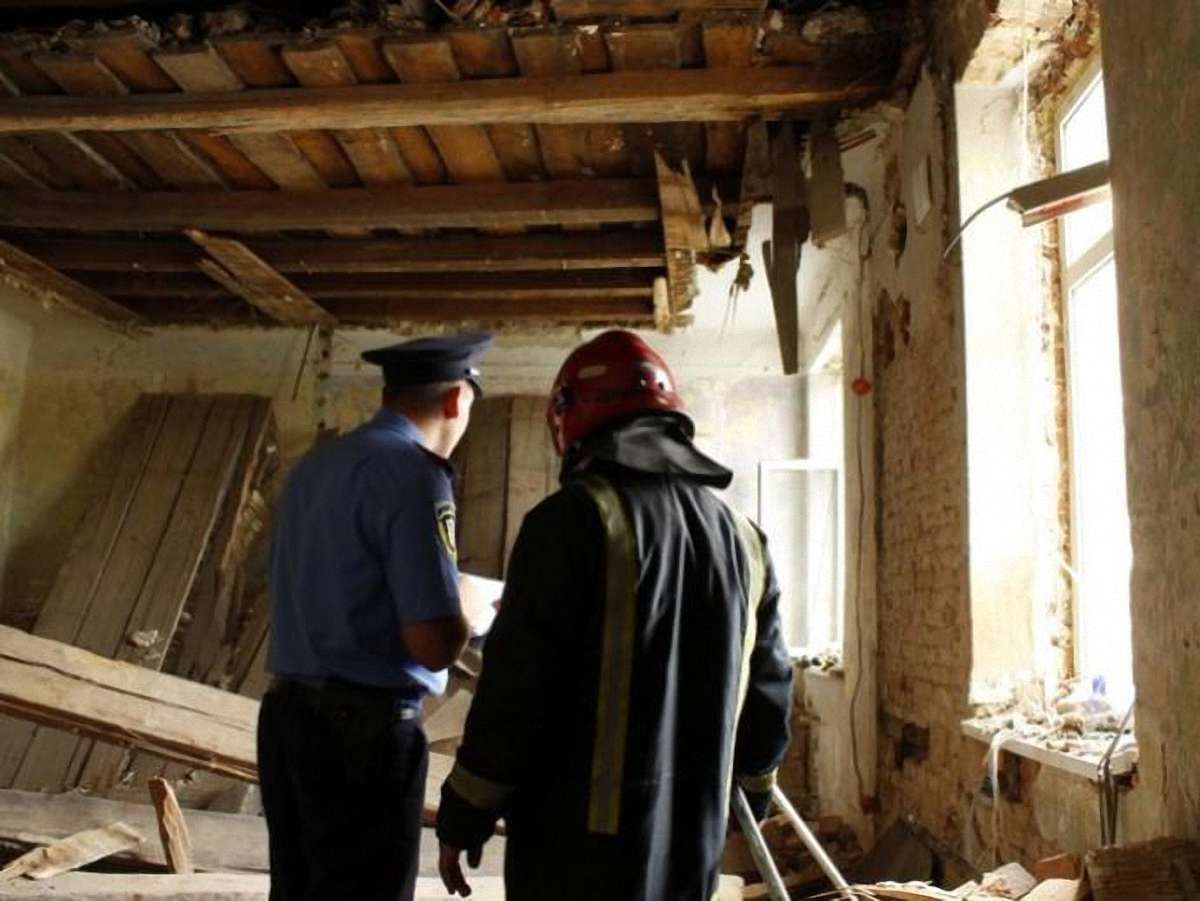 Справу загибелі людей при обвалі в будинку у Львові ще розслідують
