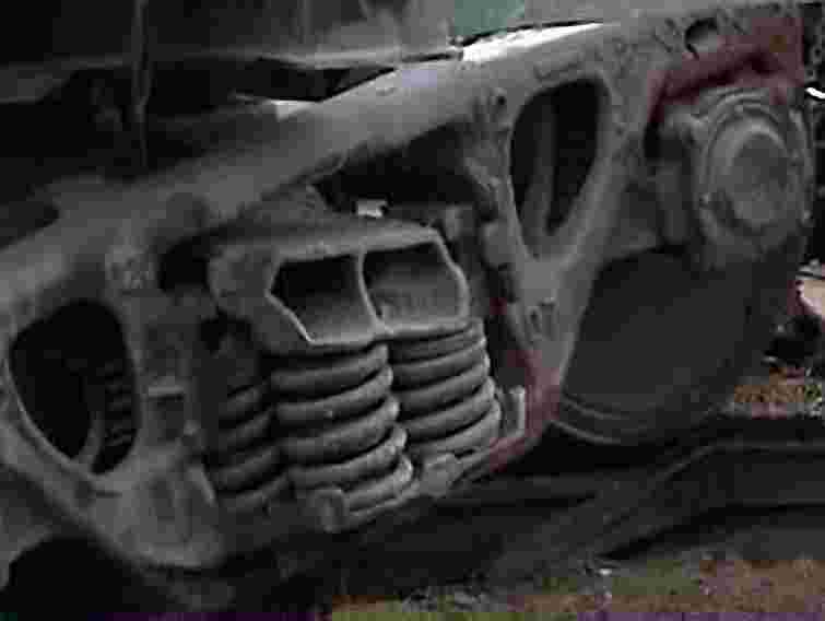 На Луганщині потяг зіткнувся з відчепленими вагонами: 3 постраждалих