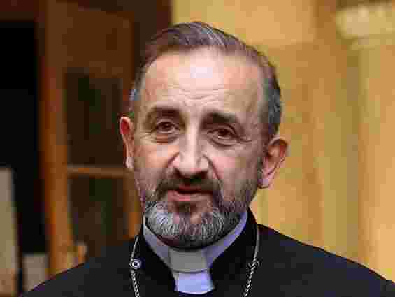 Вірменська церква намагається повернути свої вітражі