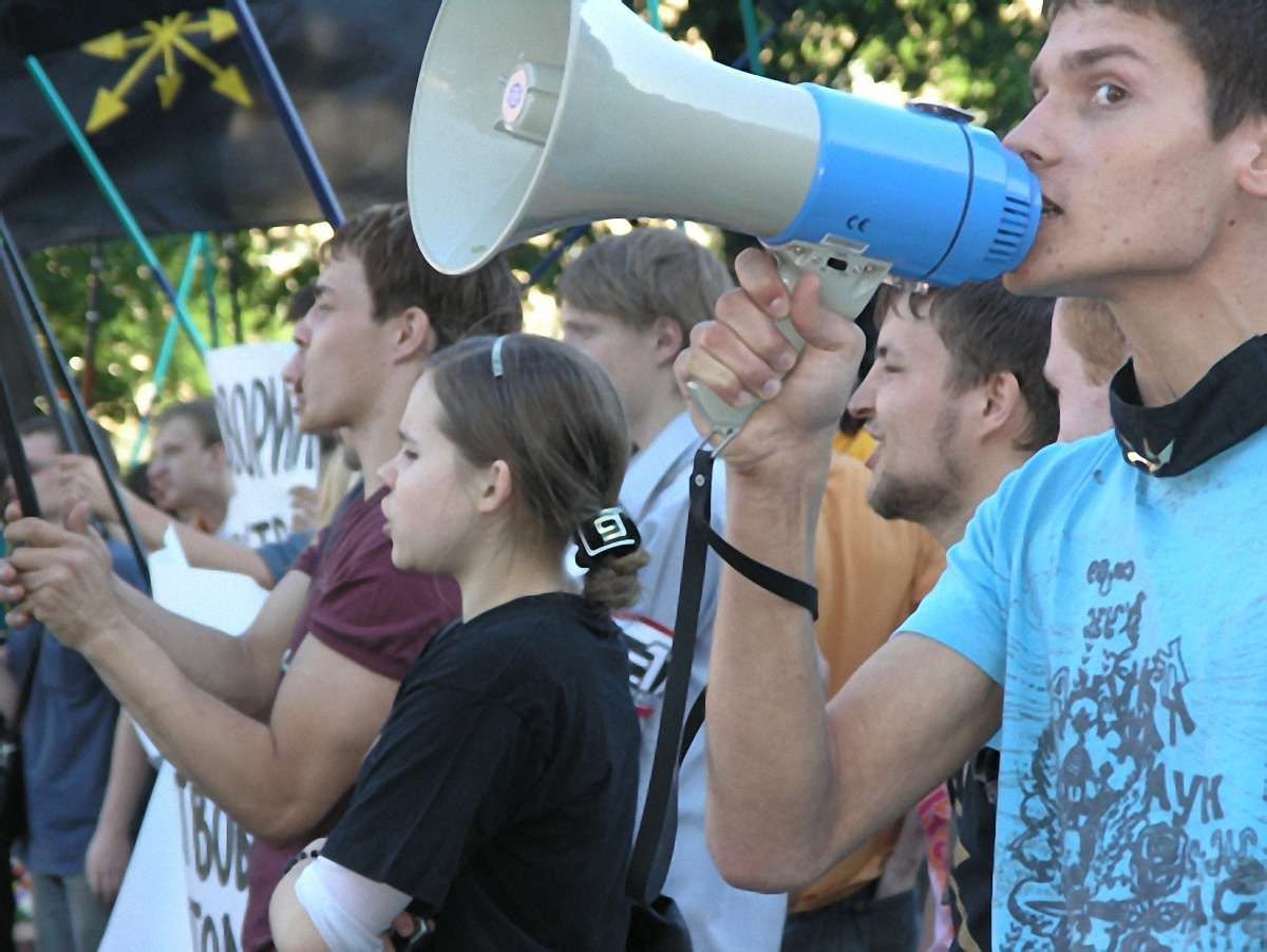 У Харкові російськими народними піснями вітають мовний закон