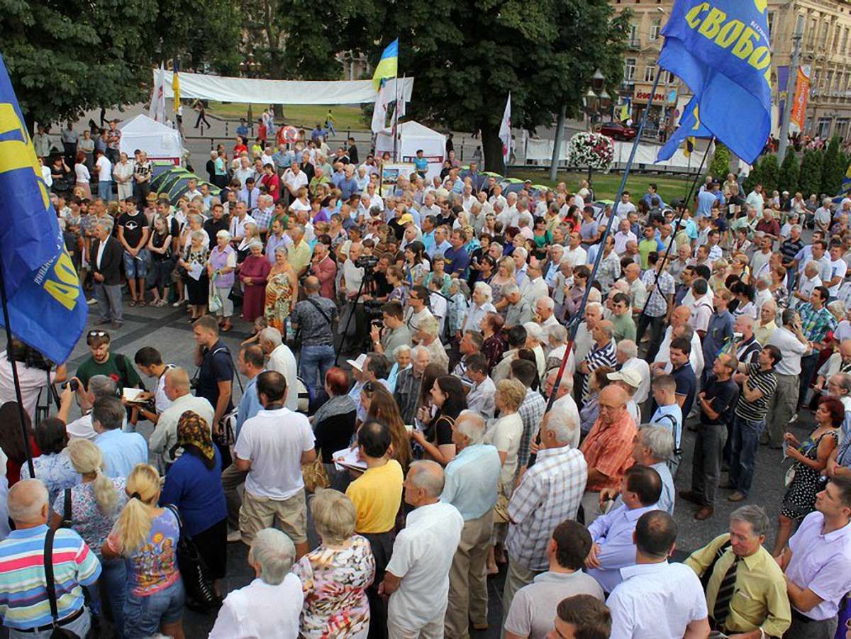 У Львові провели збори громадськості і депутатів