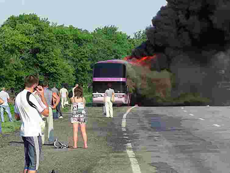 На Херсонщині горів автобус, який перевозив 27 людей