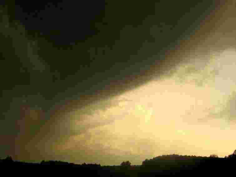 На  12-13 серпня львівські синоптики прогнозують грози й град