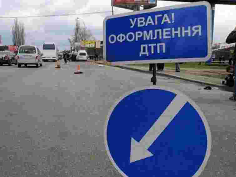 На Миколаївщині автобус потрапив у ДТП: 8 дітей в лікарні