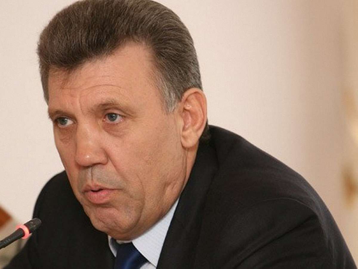 Ківалов, одружений з мільйонеркою, узяв 35 тис. грн допомоги