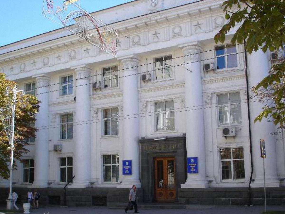 Севастополь надав російській статус регіональної