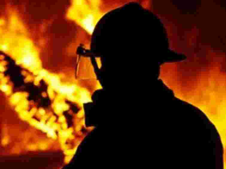 За добу на Львівщині горіло два авто та мопед