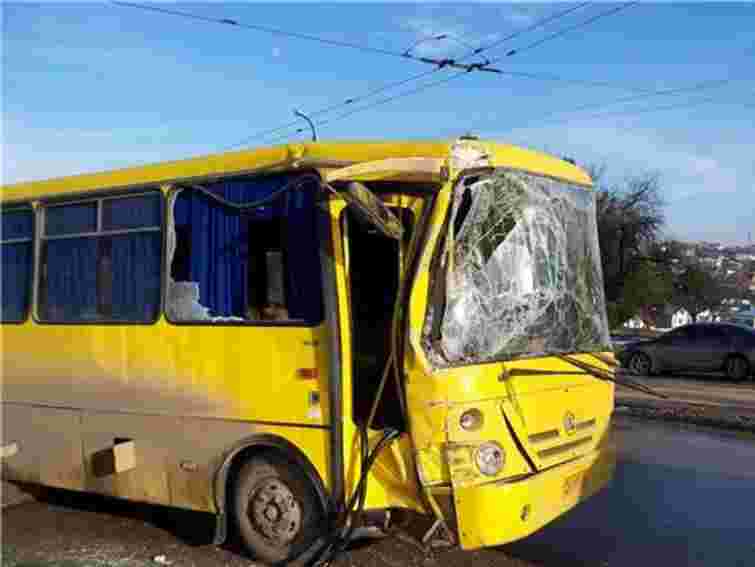 11 людей на Львівщині загинуло в ДТП за участі маршруток за 7 місяців