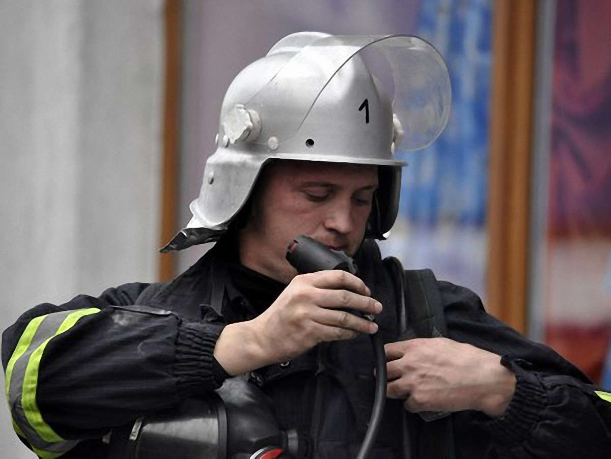 На Київщині горів завод із виробництва напівфабрикатів