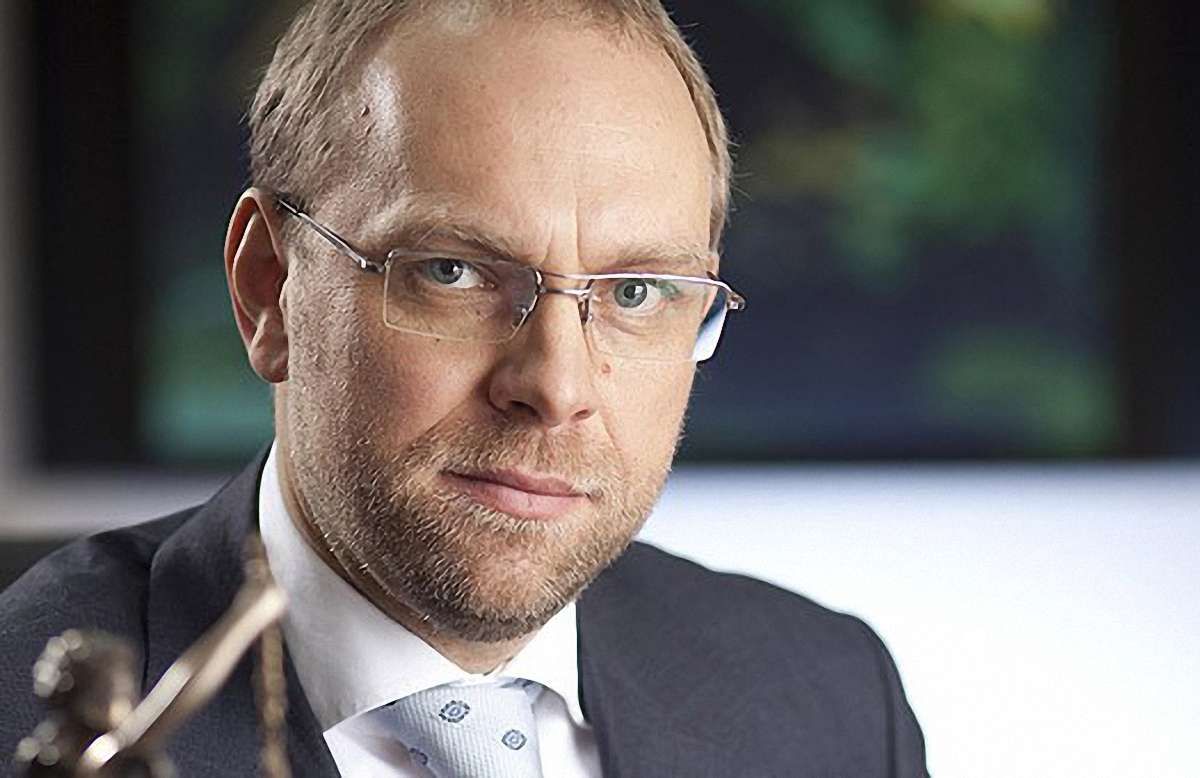 Власенко вважає, що за ним стежать спецслужби